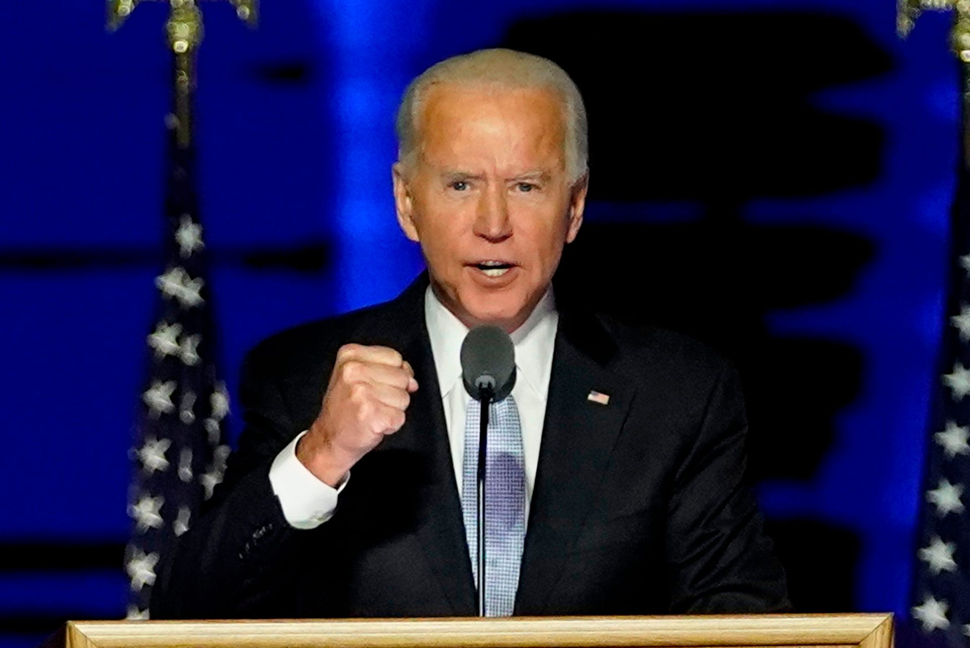 Ông Joe Biden tuyên bố quá trình chuyển giao quyền lực đang diễn ra thuận lợi