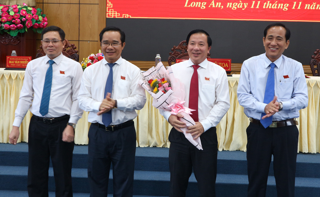 Đồng chí Nguyễn Văn Út giữ chức Chủ tịch UBND tỉnh Long An