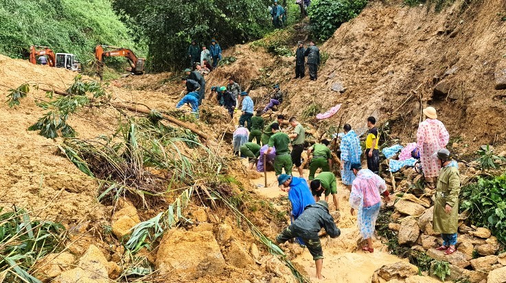 Quảng Nam Hàng chục người thoát hiểm trong gang tấc do kịp thời cảnh báo sạt lở núi