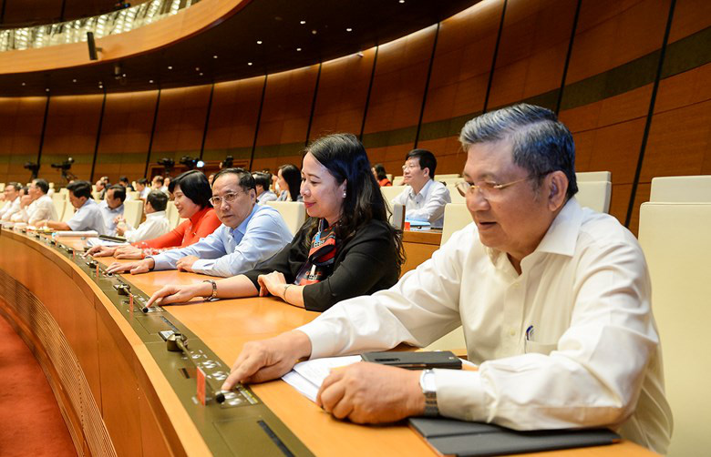 Tiếp tục sử dụng sổ hộ khẩu, sổ tạm trú đến hết năm 2022