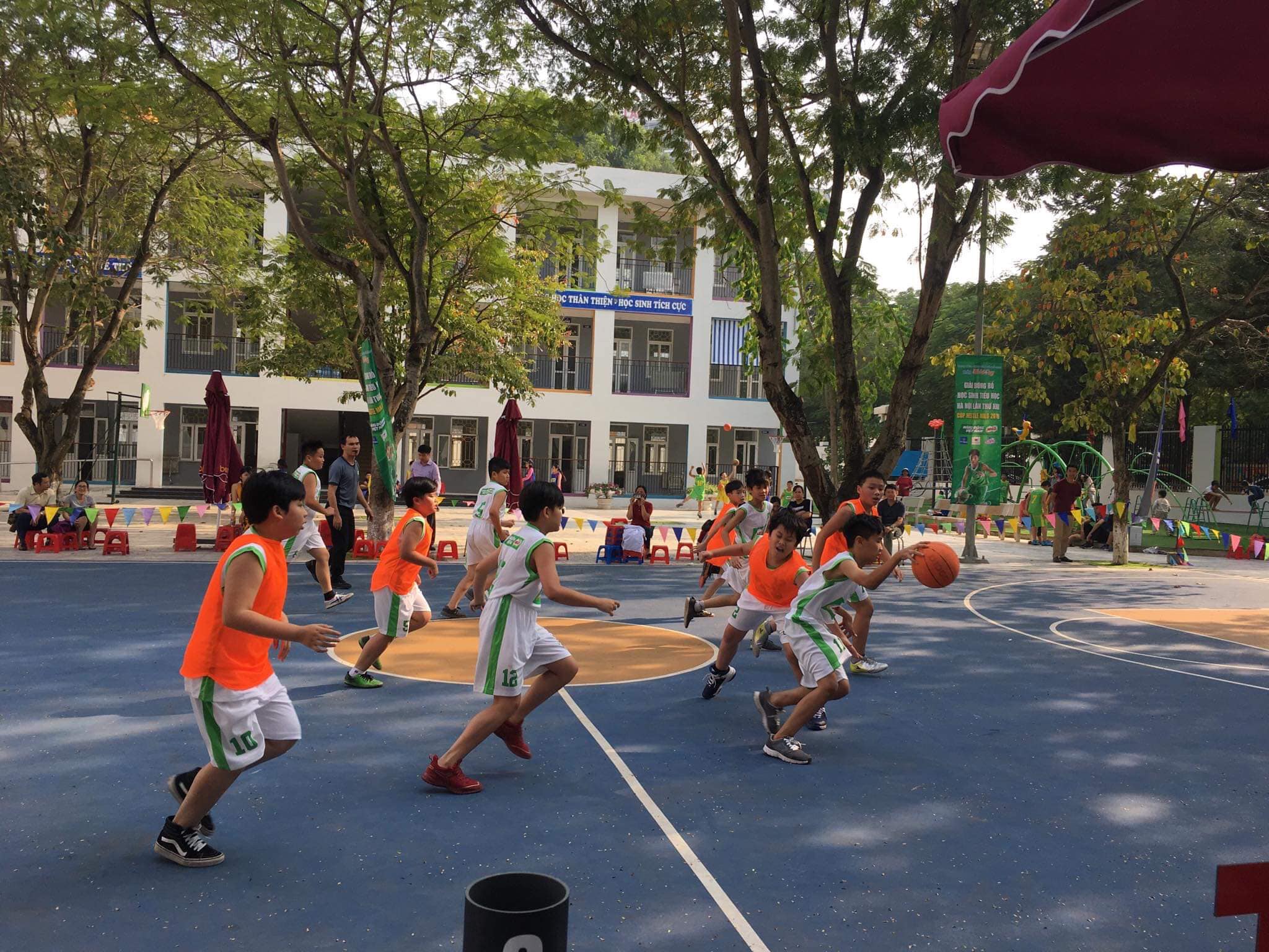 123 đội tham dự Giải bóng rổ học sinh tiểu học Hà Nội