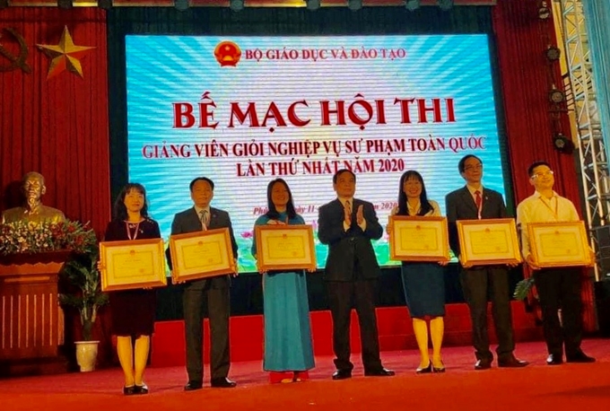 Bế mạc Hội thi giảng viên giỏi nghiệp vụ sư phạm toàn quốc lần thứ nhất
