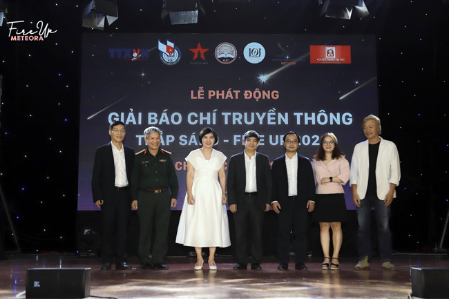 Phát động Giải báo chí - truyền thông Thắp sáng  Fire Up 2020