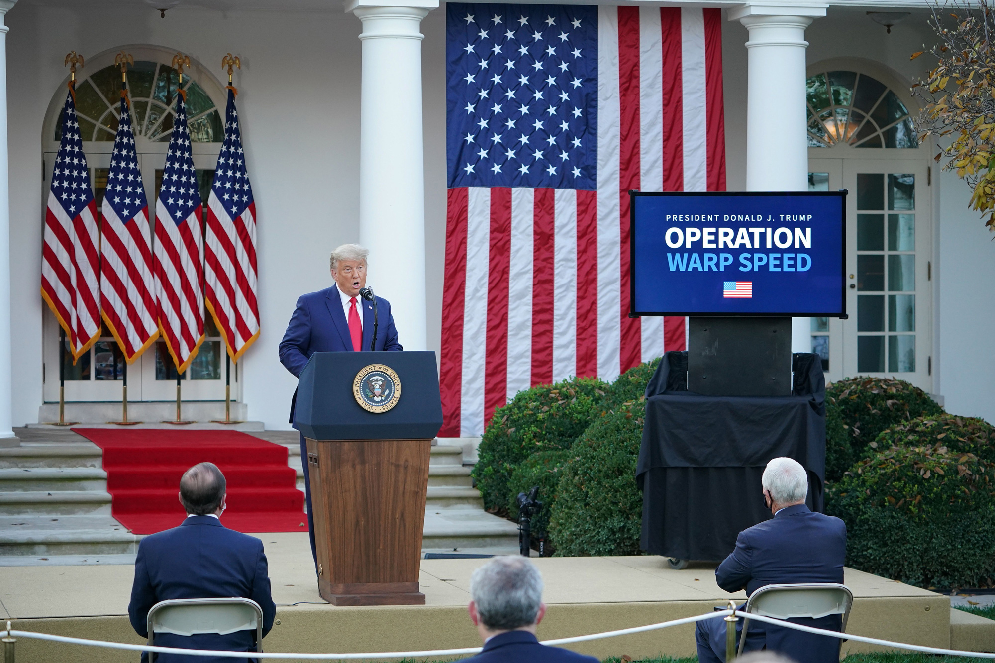 D Trump chiến thắng tại Bắc Carolina, J Biden thắng tại Georgia