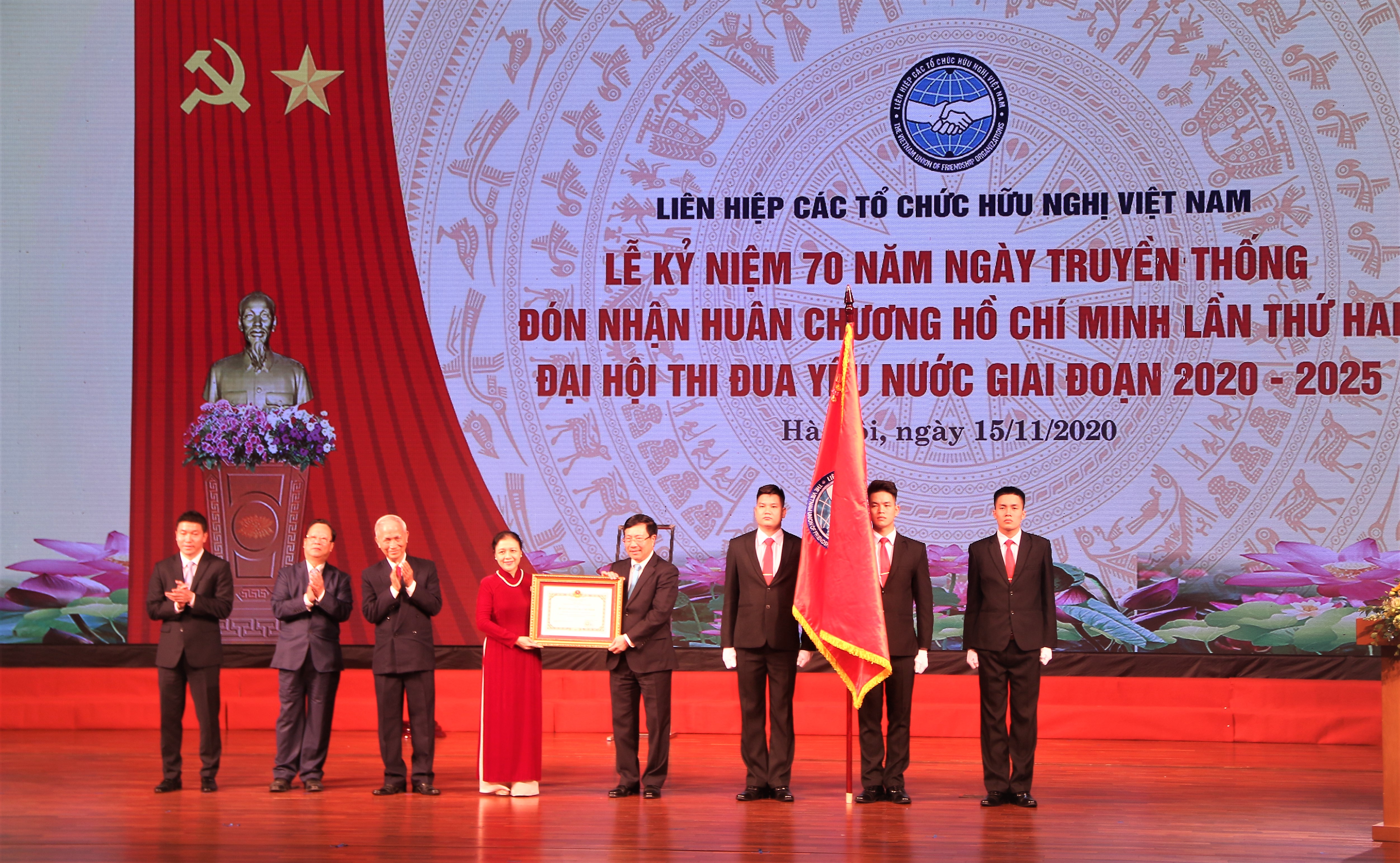 70 năm cống hiến của những người làm công tác đối ngoại nhân dân