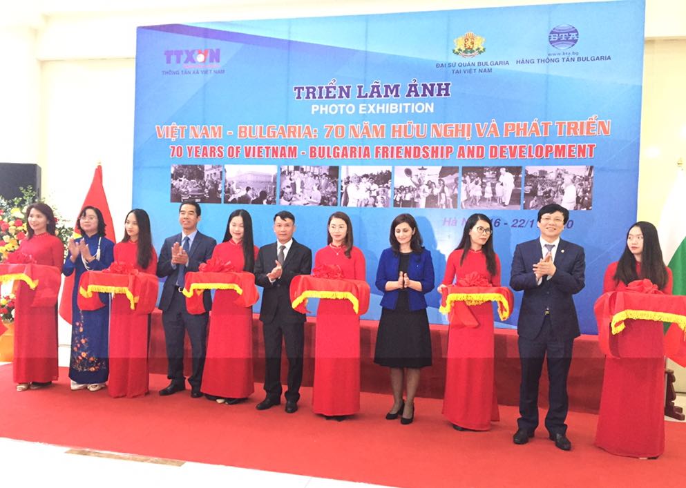 Triển lãm ảnh “Việt Nam - Bulgaria 70 năm hữu nghị và phát triển
