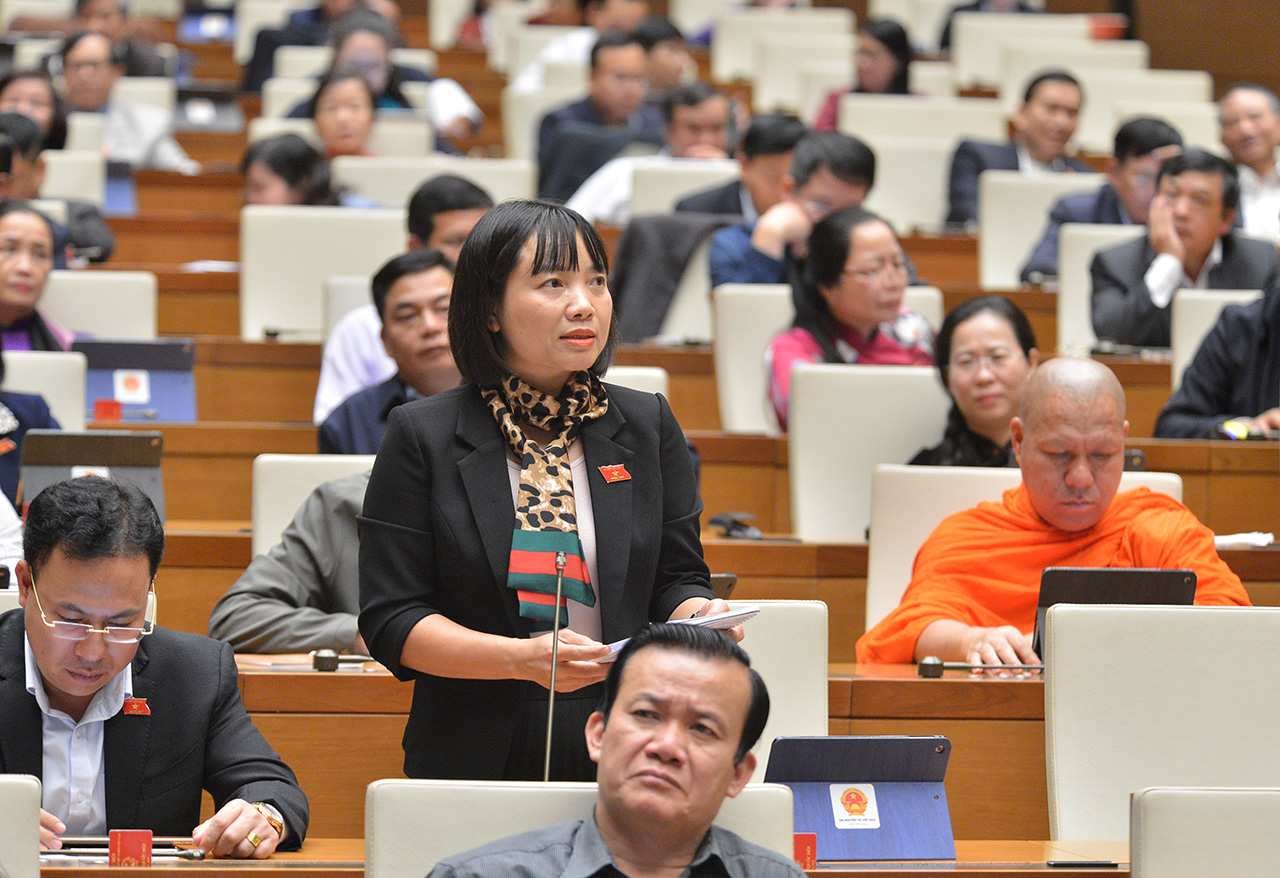 Đại biểu đề nghị không nên tách Luật Giao thông đường bộ thành 2 luật