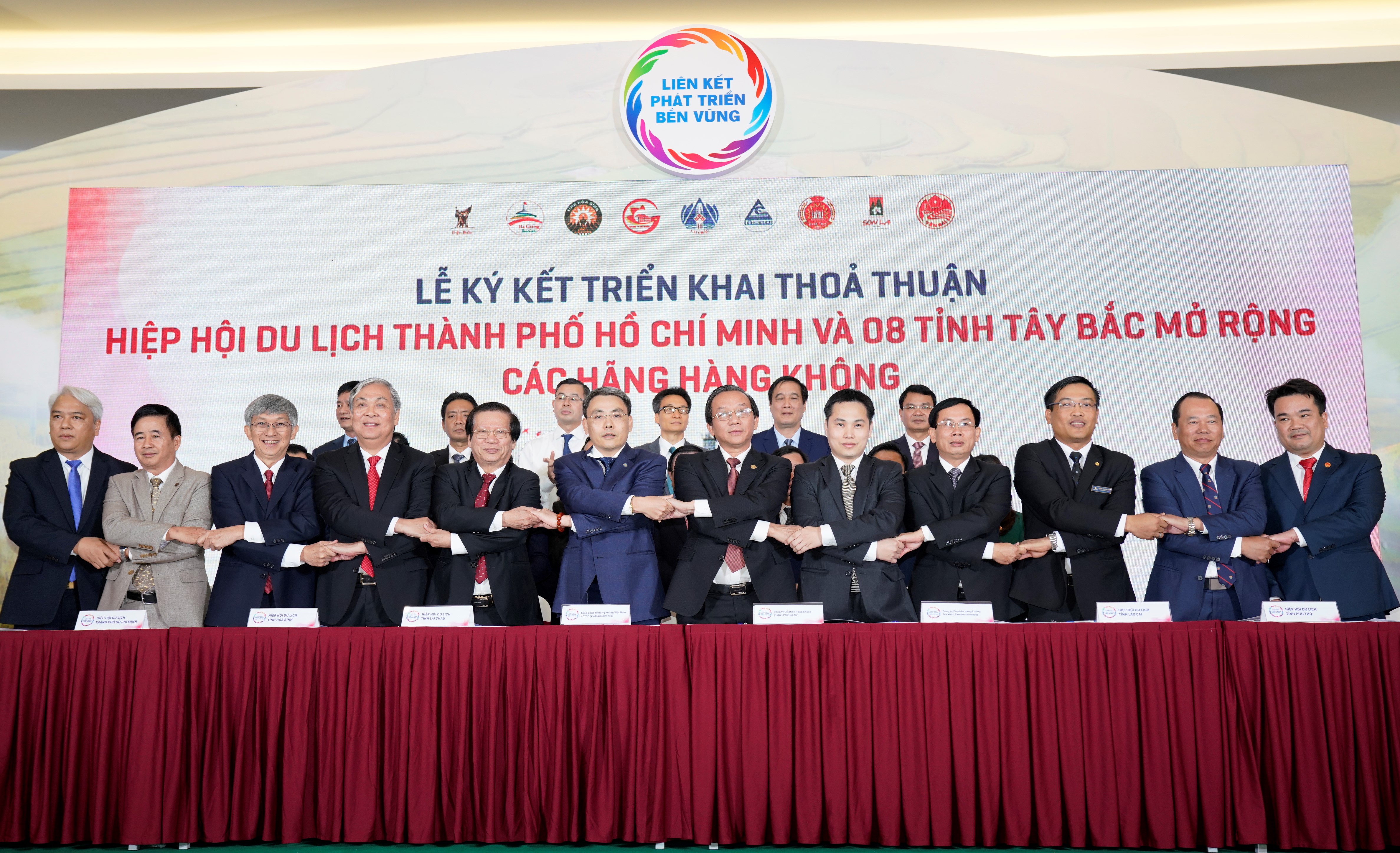 Vietjet cùng liên kết du lịch TP Hồ Chí Minh với Tây Bắc, Đông Bắc và miền Trung