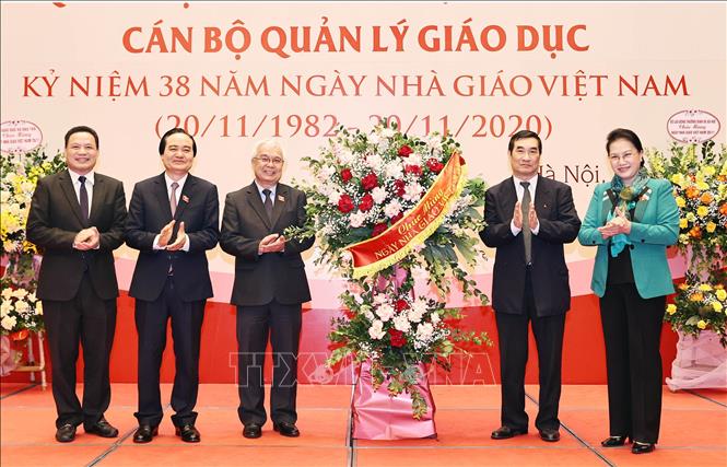 Chủ tịch Quốc hội gặp mặt đại biểu Quốc hội là nhà giáo, cán bộ quản lý giáo dục