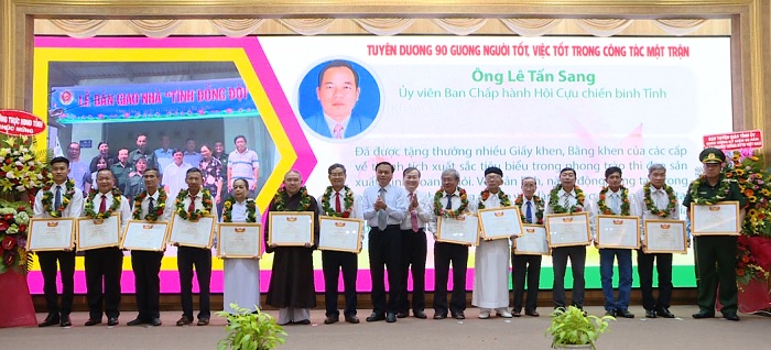 Đồng Tháp Tuyên dương 90 gương điển hình thi đua yêu nước