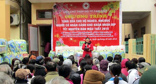 Nữ “chiến sĩ áo đỏ” giàu lòng nhân ái