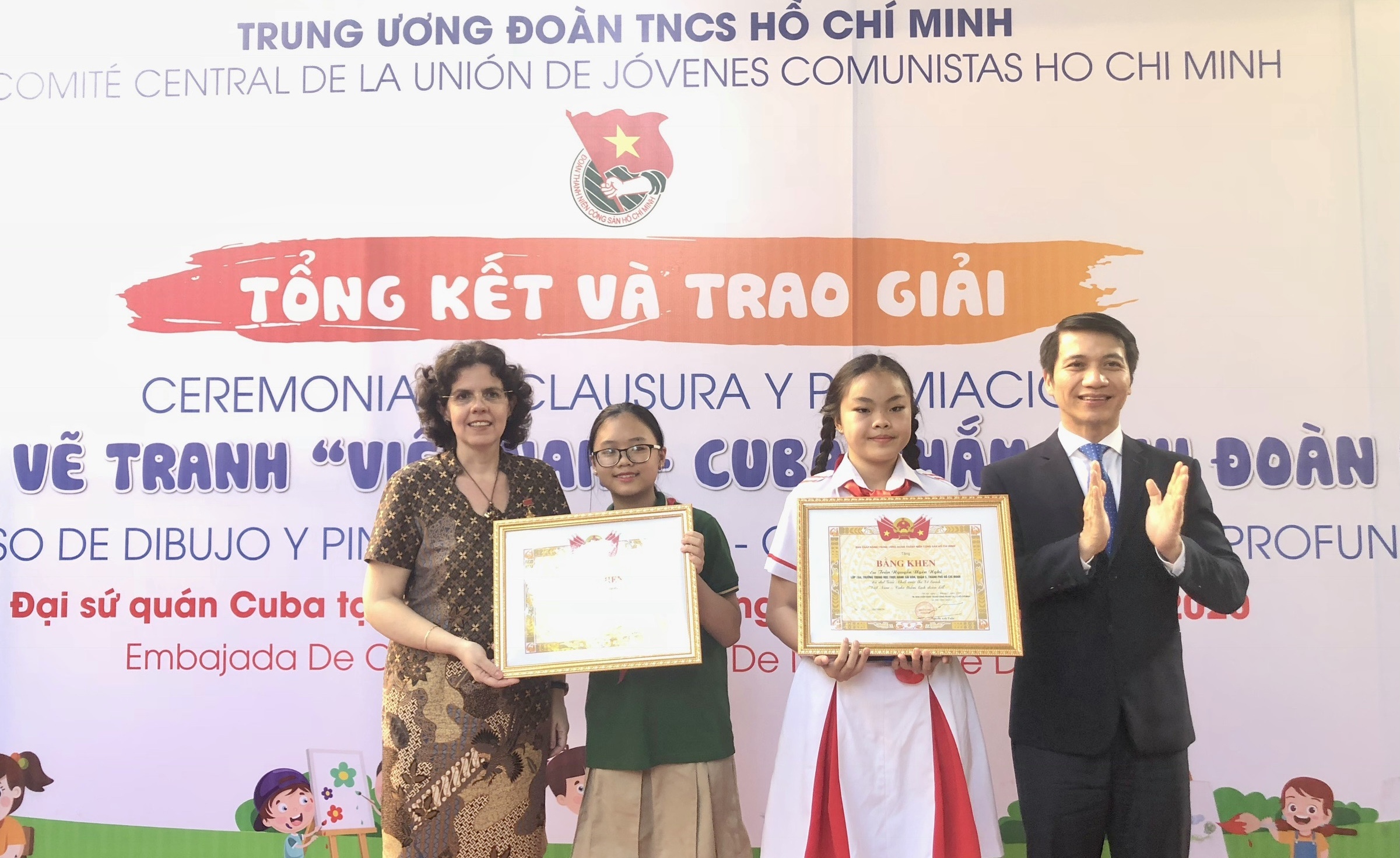 Việt Nam - Cuba qua những bức tranh thắm tình đoàn kết