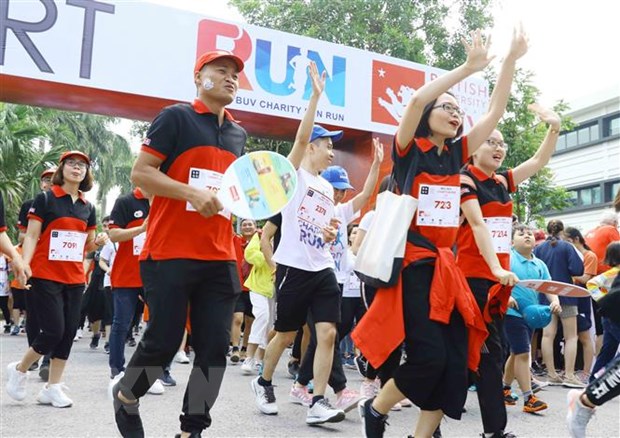 Chạy bộ gây quỹ từ thiện BritCham Fun Run lần thứ 6 tại Hà Nội