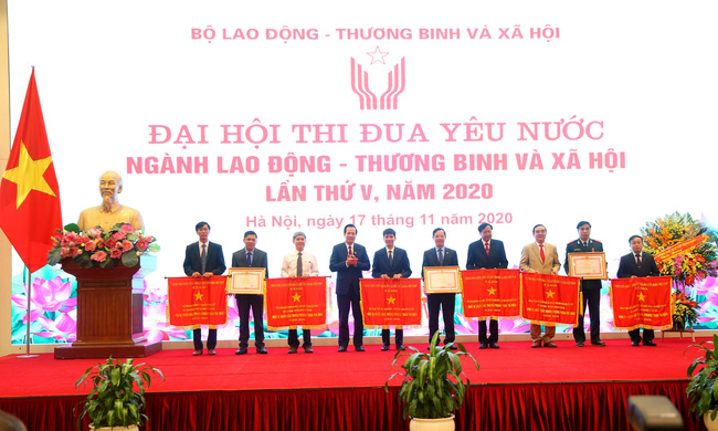 Phong trào thi đua góp phần thực hiện thắng lợi nhiệm vụ ngành LĐ-TB XH