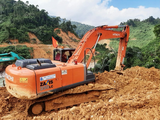 Tiếp tục tìm kiếm 12 người mất tích tại Rào Trăng 3