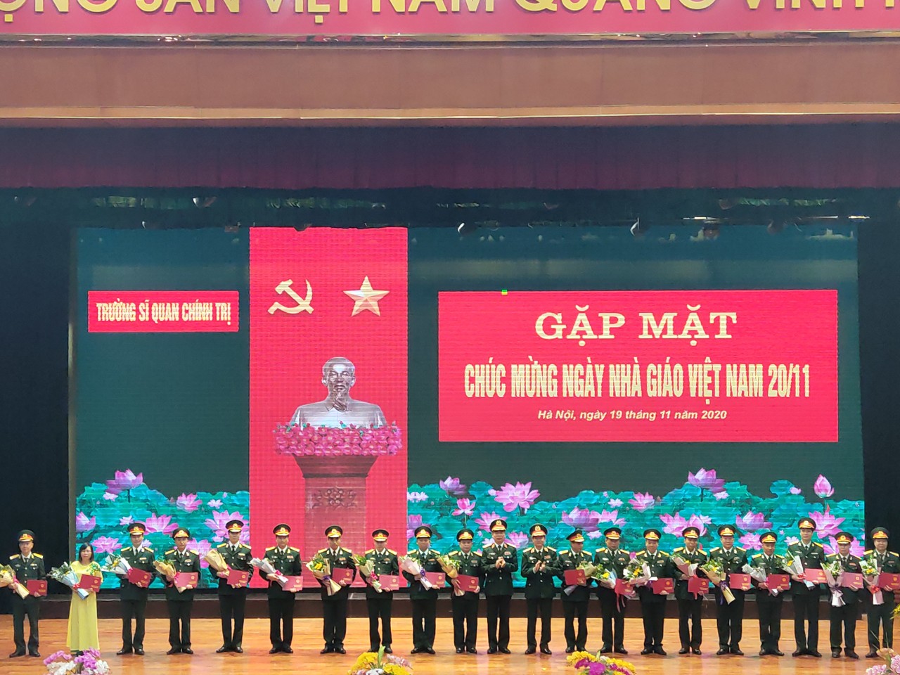 Trường Sĩ quan Chính trị gặp mặt chào mừng Ngày Nhà giáo Việt Nam
