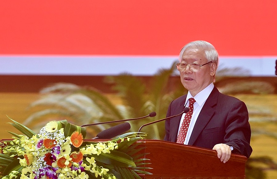 “Nêu cao tinh thần trách nhiệm, hoàn thành xuất sắc trọng trách của mình trước Đảng, trước nhân dân và đất nước”