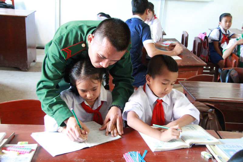 Những người thầy mang quân hàm xanh