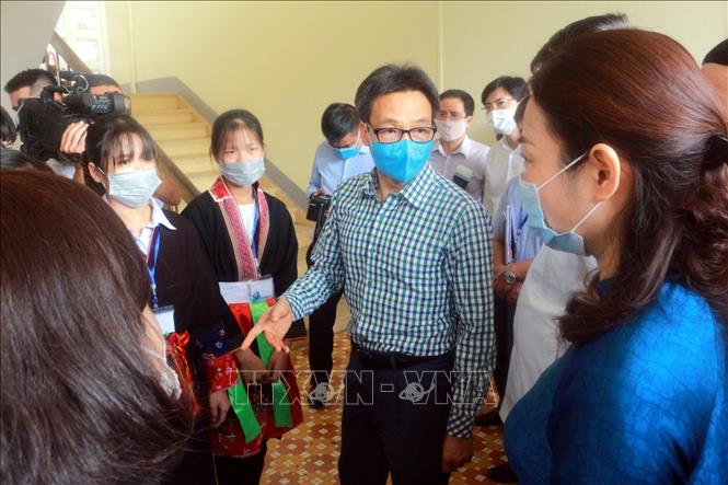 Công tác phòng, chống dịch COVID-19 phải luôn đặt lên hàng đầu