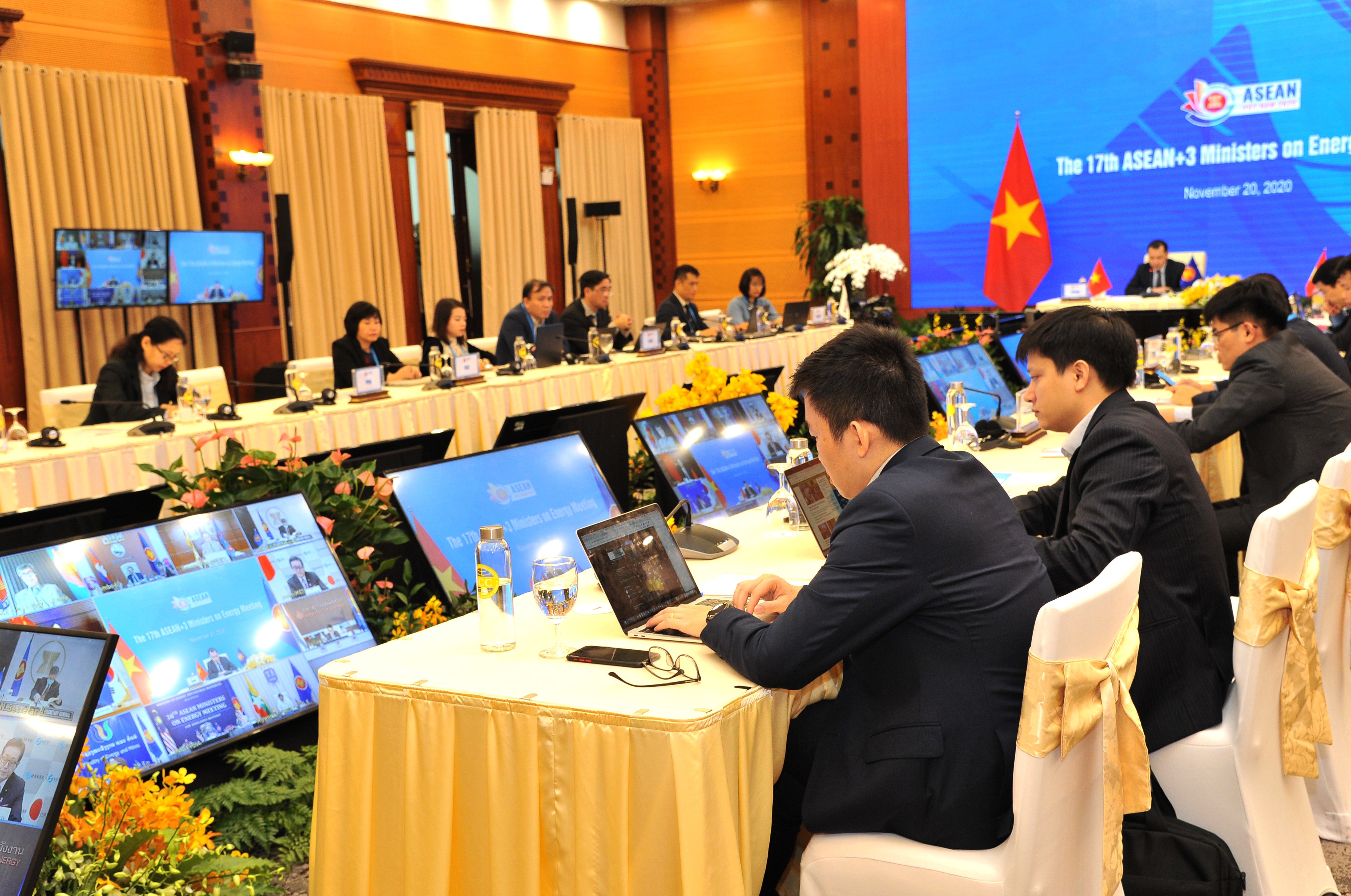 ASEAN+3 cam kết tăng cường hợp tác phục hồi năng lượng