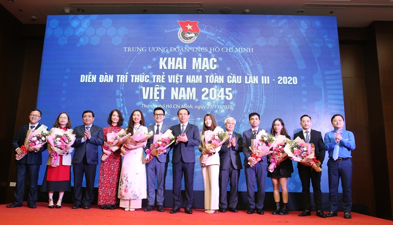Trí thức trẻ đề xuất giải pháp phát triển “Việt Nam 2045“