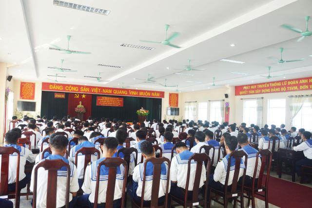 Lữ đoàn 962 thi đua “Tăng tốc, bứt phá, về đích sớm”