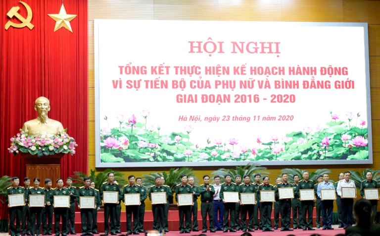 Tuyên dương tập thể, cá nhân Vì sự tiến bộ của phụ nữ và bình đẳng giới