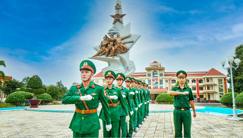 Hào Hùng Sư đoàn Bộ binh 5 Anh hùng