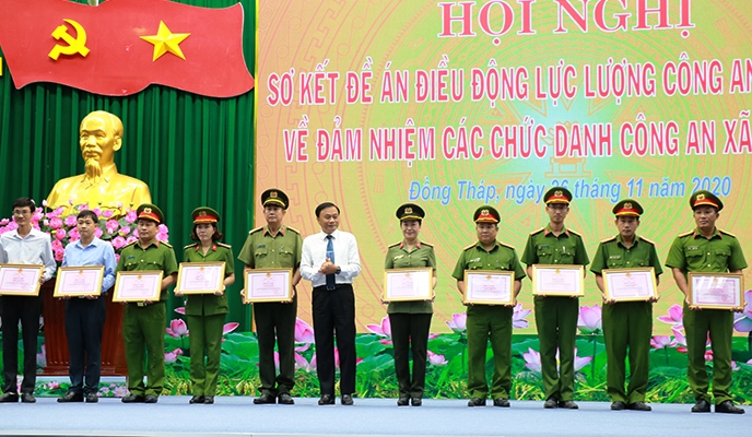 Đồng Tháp 637 công an chính quy về làm công an xã, thị trấn