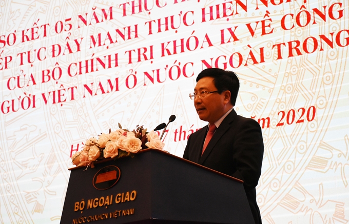 Đẩy mạnh toàn diện công tác đối với người Việt Nam ở nước ngoài