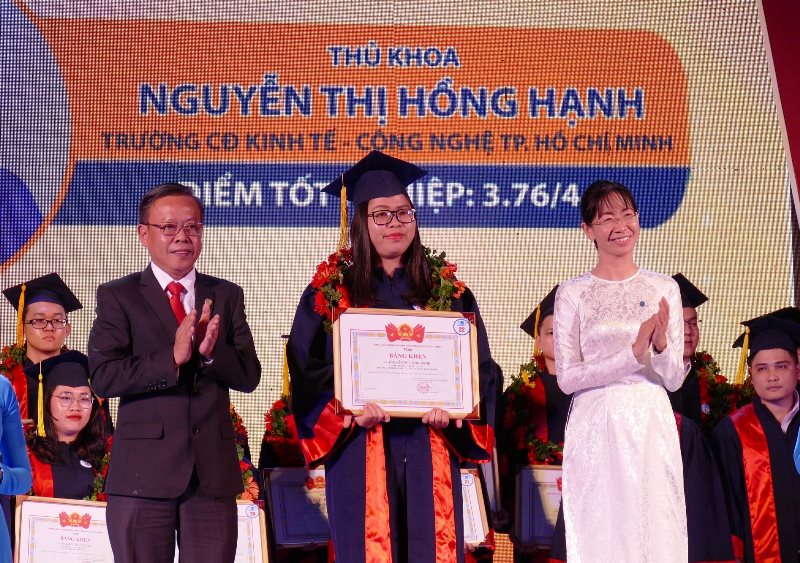 TP Hồ Chí Minh Vinh danh 60 thủ khoa xuất sắc
