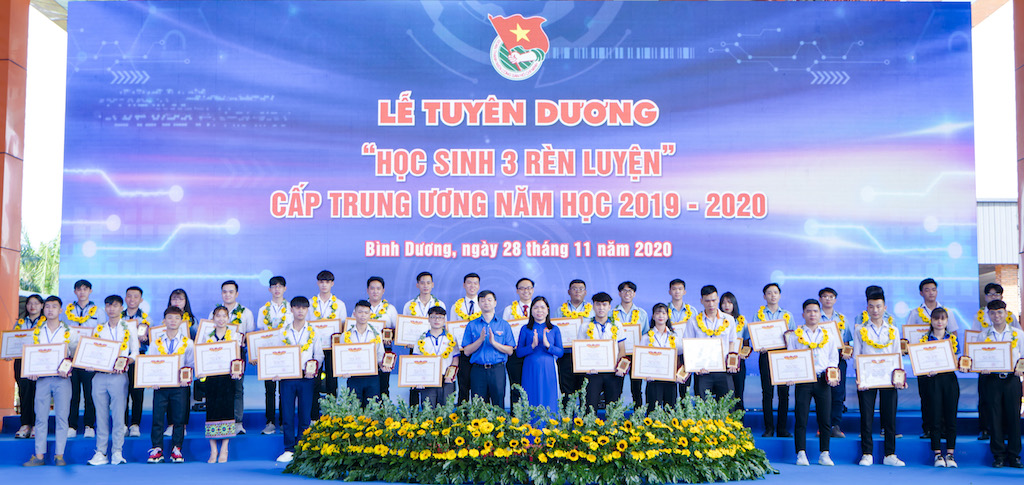 Tuyên dương 176 “Học sinh 3 tốt” và “Học sinh 3 rèn luyện” cấp Trung ương