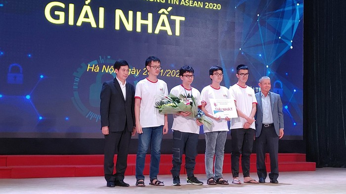 Trường Đại học Khoa học tự nhiên vô địch Cuộc thi “Sinh viên với An toàn thông tin ASEAN 2020”