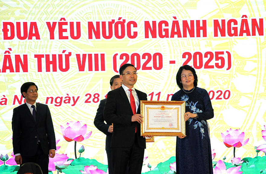 Agribank được tặng thưởng nhiều danh hiệu cao quý tại Đại hội Thi đua yêu nước ngành Ngân hàng