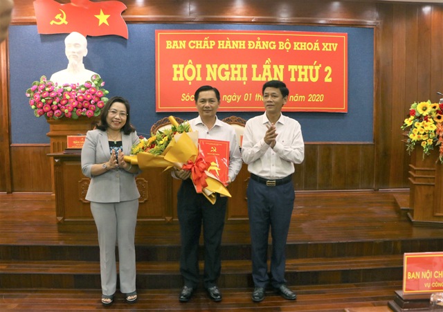 Trao quyết định chức danh Chủ tịch UBND tỉnh Sóc Trăng đối với đồng chí Trần Văn Lâu
