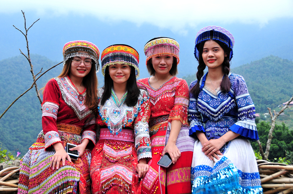 Mega Story Một Sa Pa, ba điểm đến