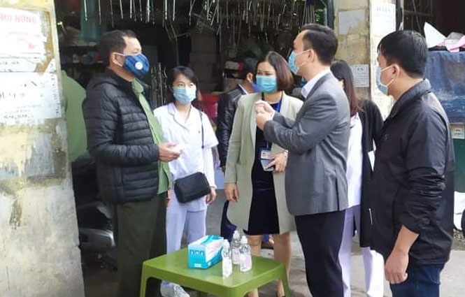 Hà Nội tăng cường kiểm tra phòng dịch COVID-19 tại bệnh viện, khu vực công cộng