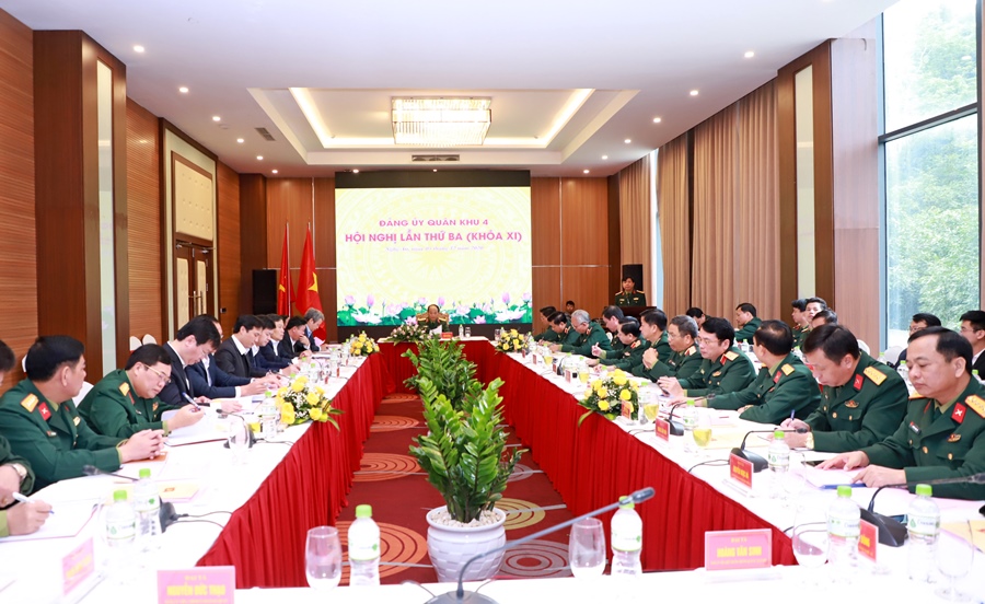 Ban Chấp hành Đảng bộ Quân khu 4 tổ chức Hội nghị lần thứ 3