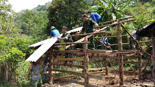 Sát cánh cùng đồng bào vùng biên giới