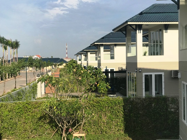 Thị trường bất động sản TP HCM Giá nhà vẫn thất thường và ở mức cao