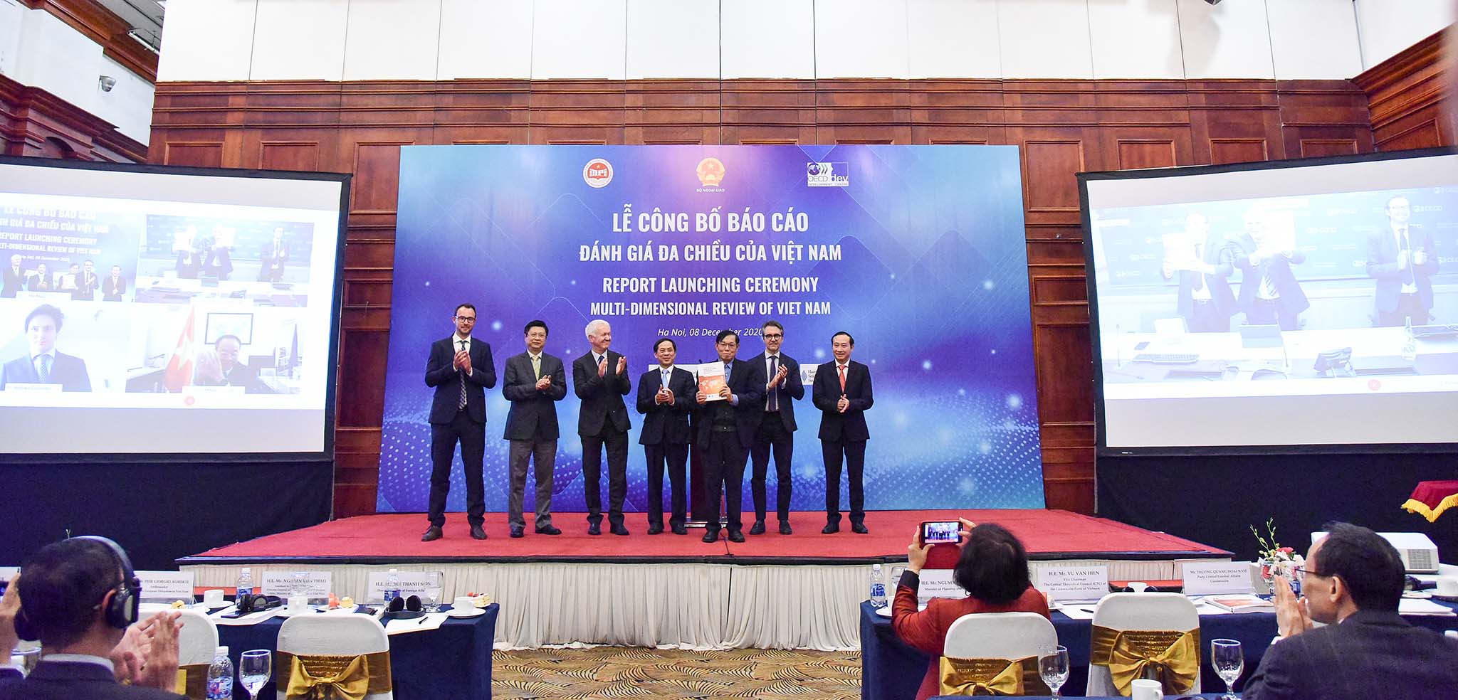 Công bố Báo cáo “Đánh giá đa chiều của Việt Nam”