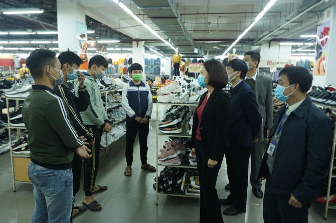 Kiểm tra công tác phòng chống dịch COVID-19 tại thị xã Sơn Tây