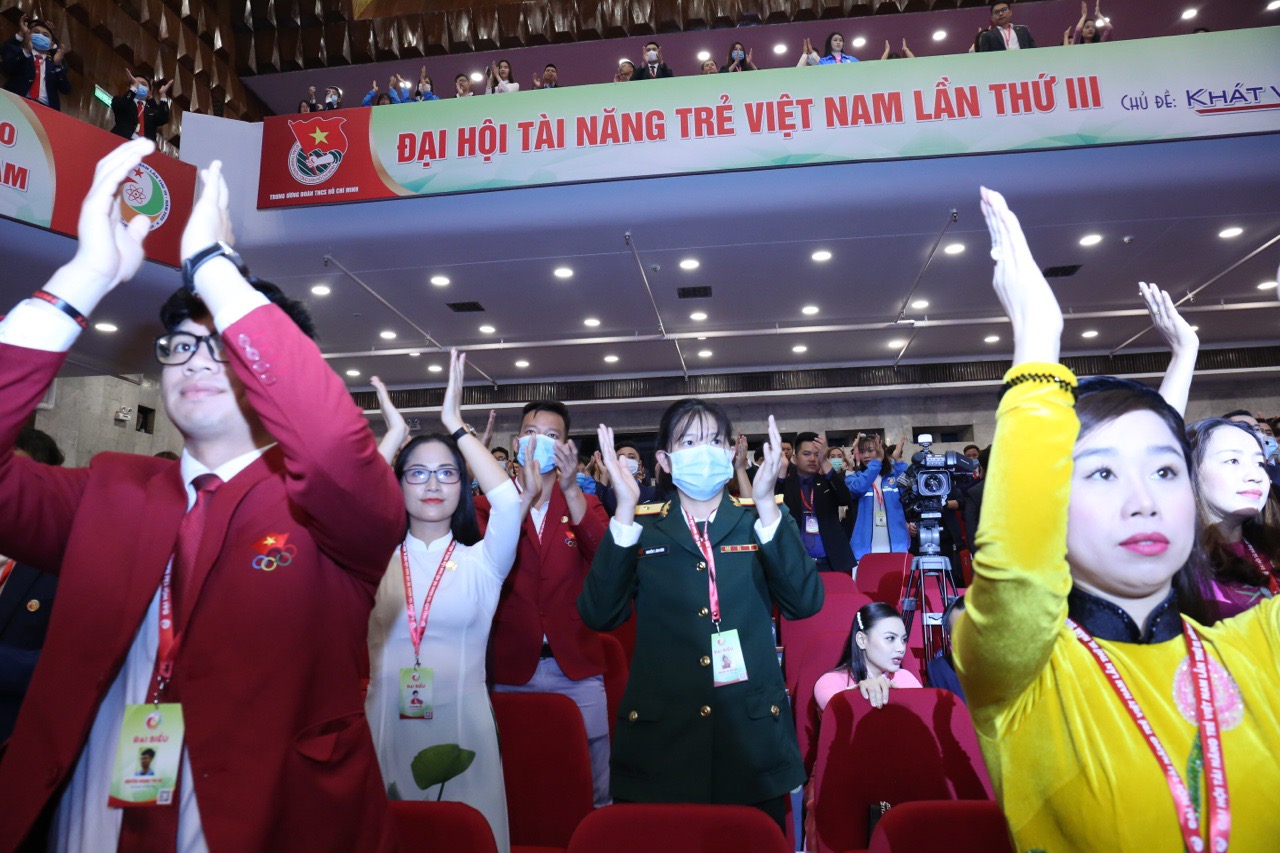 Cùng dệt lên khát vọng lớn vì một Việt Nam phồn vinh và hạnh phúc