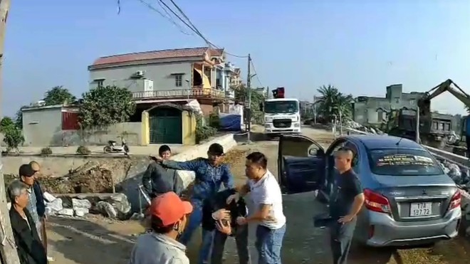 Chỉ đạo xử lý nghiêm vụ côn đồ hành hung lái xe khách gây mất trật tự