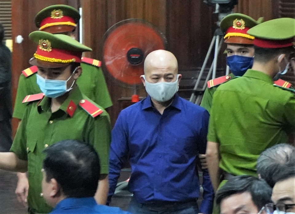 Sai phạm thu phí Bị cáo Đinh Ngọc Hệ phủ nhận cáo trạng, đổ toàn bộ trách nhiệm cho cấp dưới