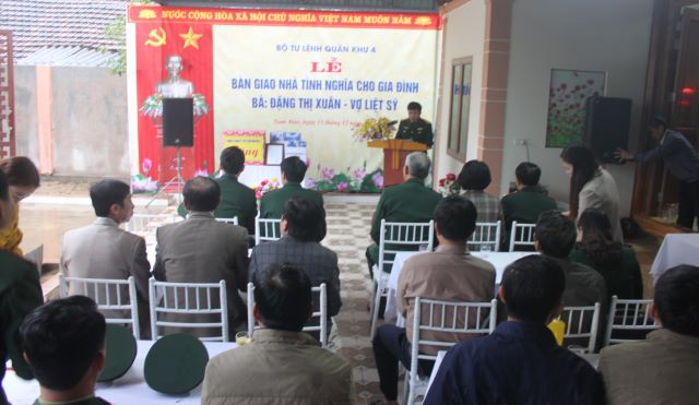 Quân khu 4 bàn giao ngôi nhà tình nghĩa thứ 75