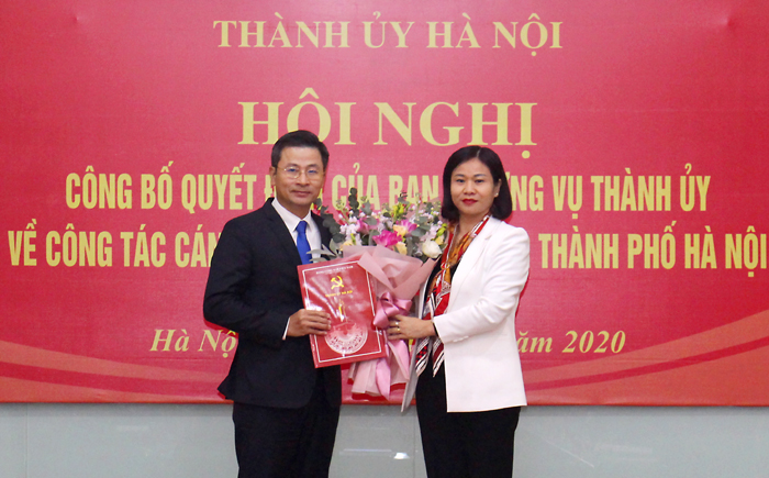 Ban Thường vụ Thành ủy Hà Nội trao Quyết định về công tác cán bộ