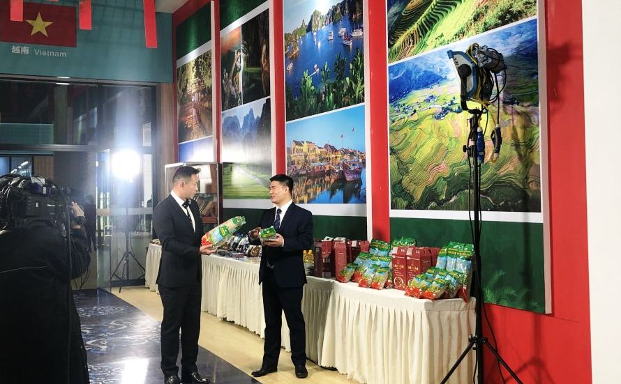 Giới thiệu sản phẩm hàng hóa và du lịch Việt Nam tại Côn Minh, Trung Quốc