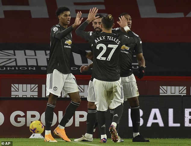 Bắn hạ Sheffield, M U áp sát top 4