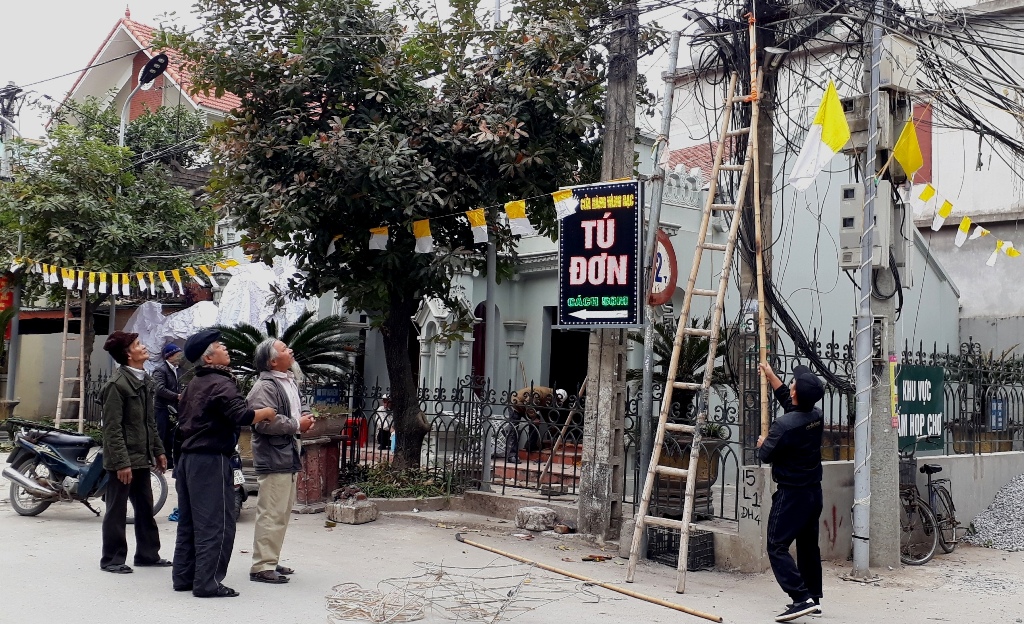 Nhộn nhịp không khí đón Giáng Sinh tại Ninh Bình, Nam Định, Hà Nam